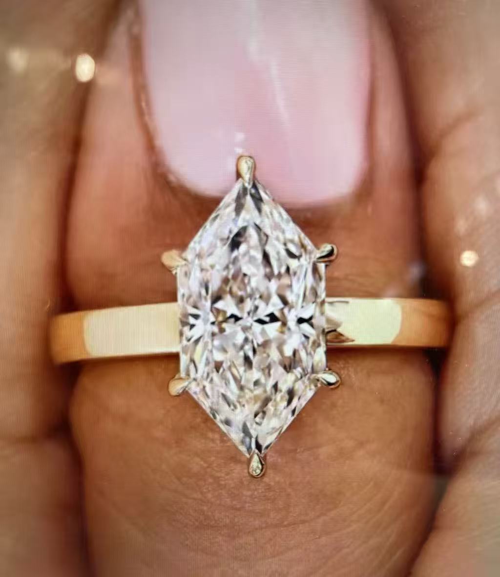 db LINK 2-1 Tiktok livestream 10K white gold 5ct step cut dutch marquise size 5