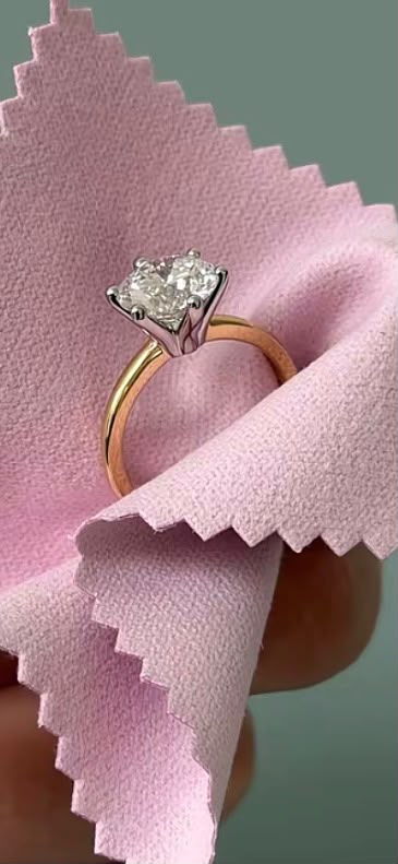Cla TIKTOK LIVESTREAM 2-1 link solid 14K solitaire 2-tone petal setting 3ct Oval cut E VS1 with IGI certificate