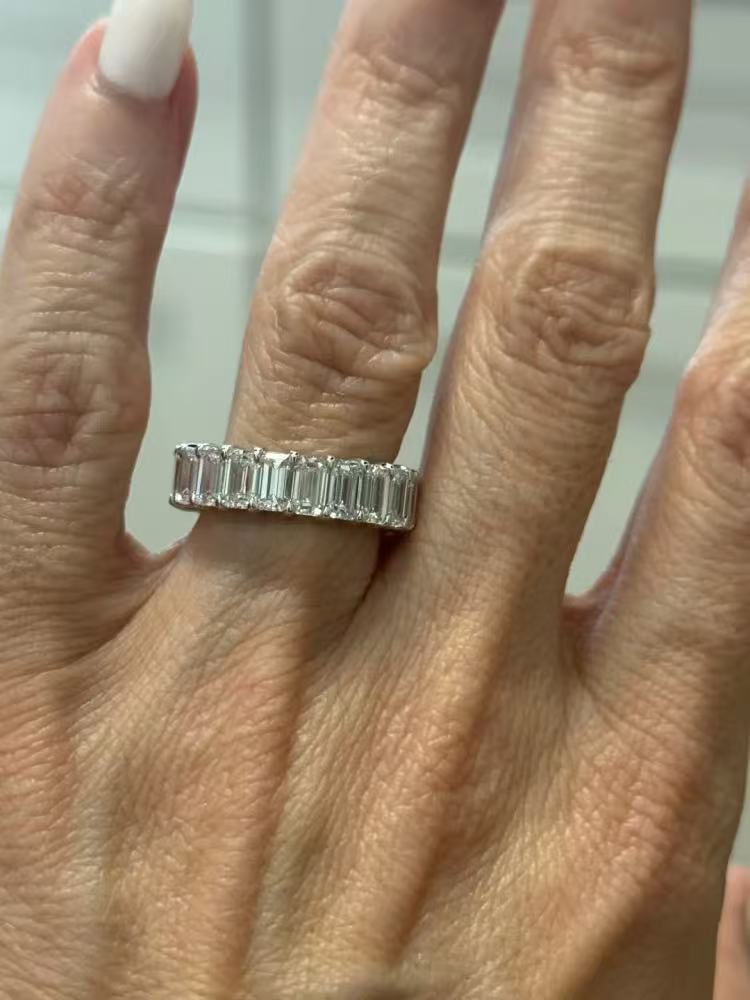 JOS TIKTOK LIVESTREAM Ring 14K white gold white lab emerald diamond and alexandrite stone alternating eternty band size