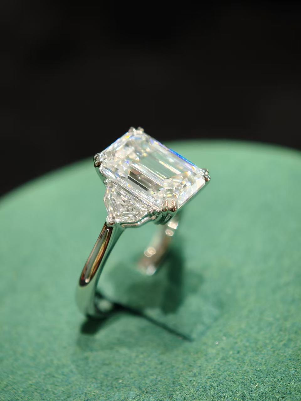14K 3ct Lab Emerald Cut Diamond Engagement Ring: E VVS2  (EMX5120)