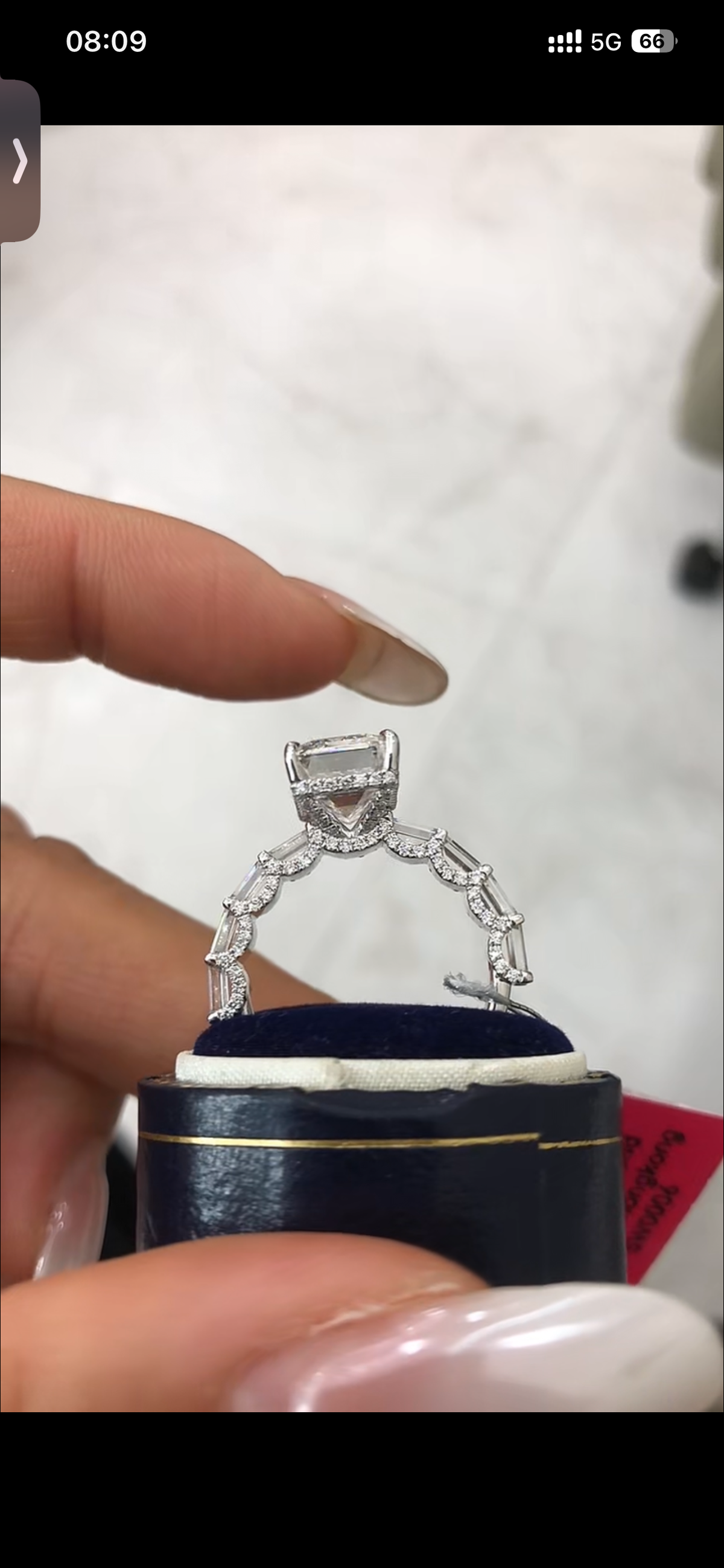 SHA TIKTIOK LIVESTREAM 14K white gold ring center emerald 5ct.side baguettes 2cw, size 7