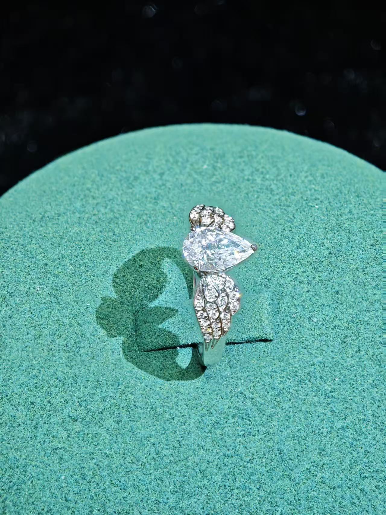 0.84CT Pear-Shaped Water Drop shape Diamond Wing Shank Engagement Ring in 14K Gold with 0.115TCW Side Stones (PEX 008)