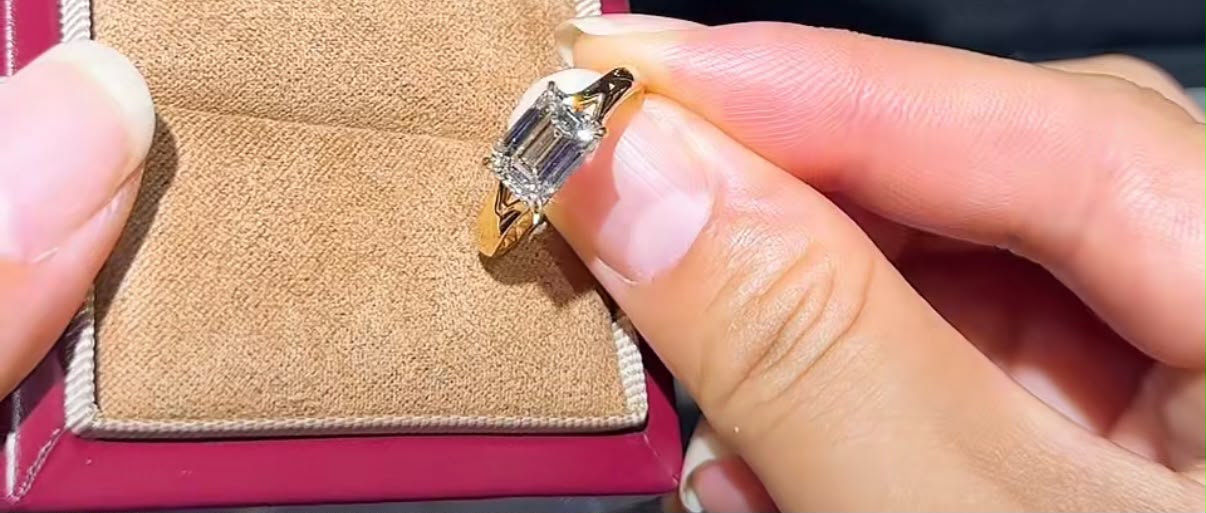 Jor TIKTOK LIVESTREAM solid 18K Yellow GOLD 2CT emerald cut east west setting split shank and hiddle halo E VVS2 size 8
