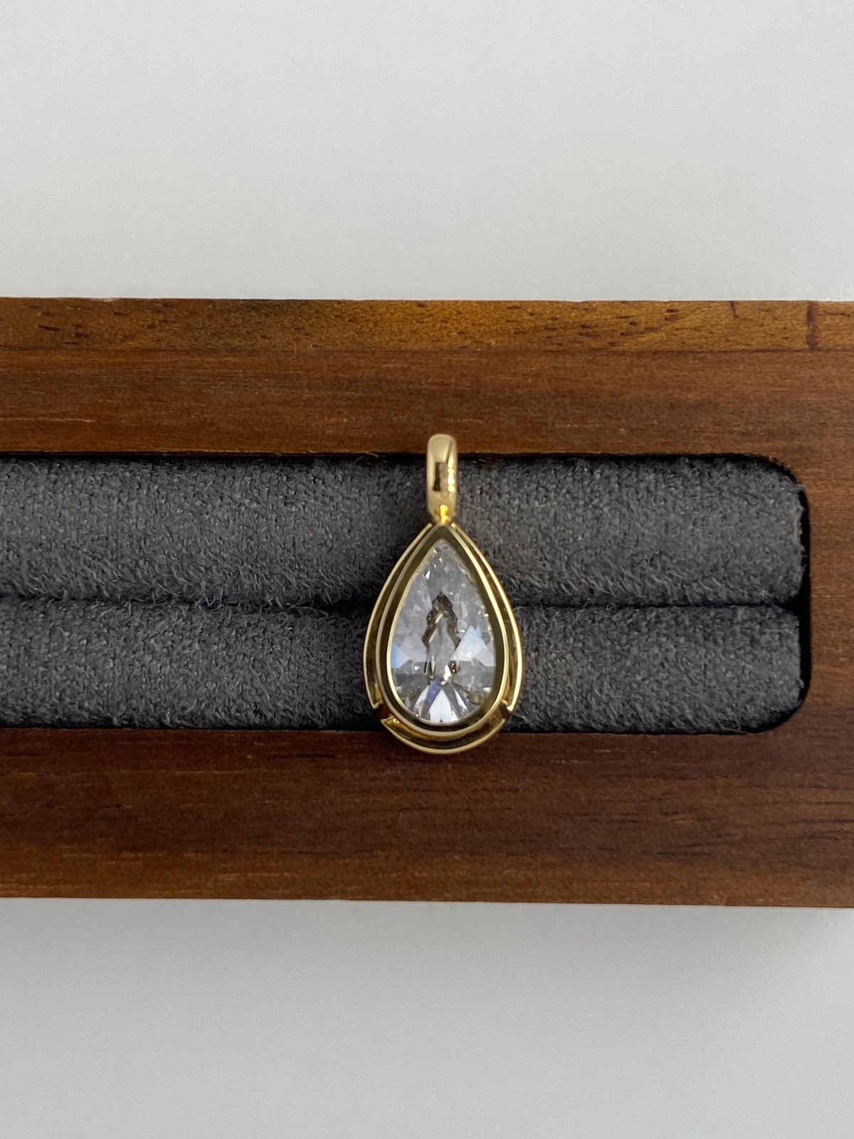 MEL 2-1 link 14K white gold 5ct pear cut pendant E VS1 with IGI Certificate