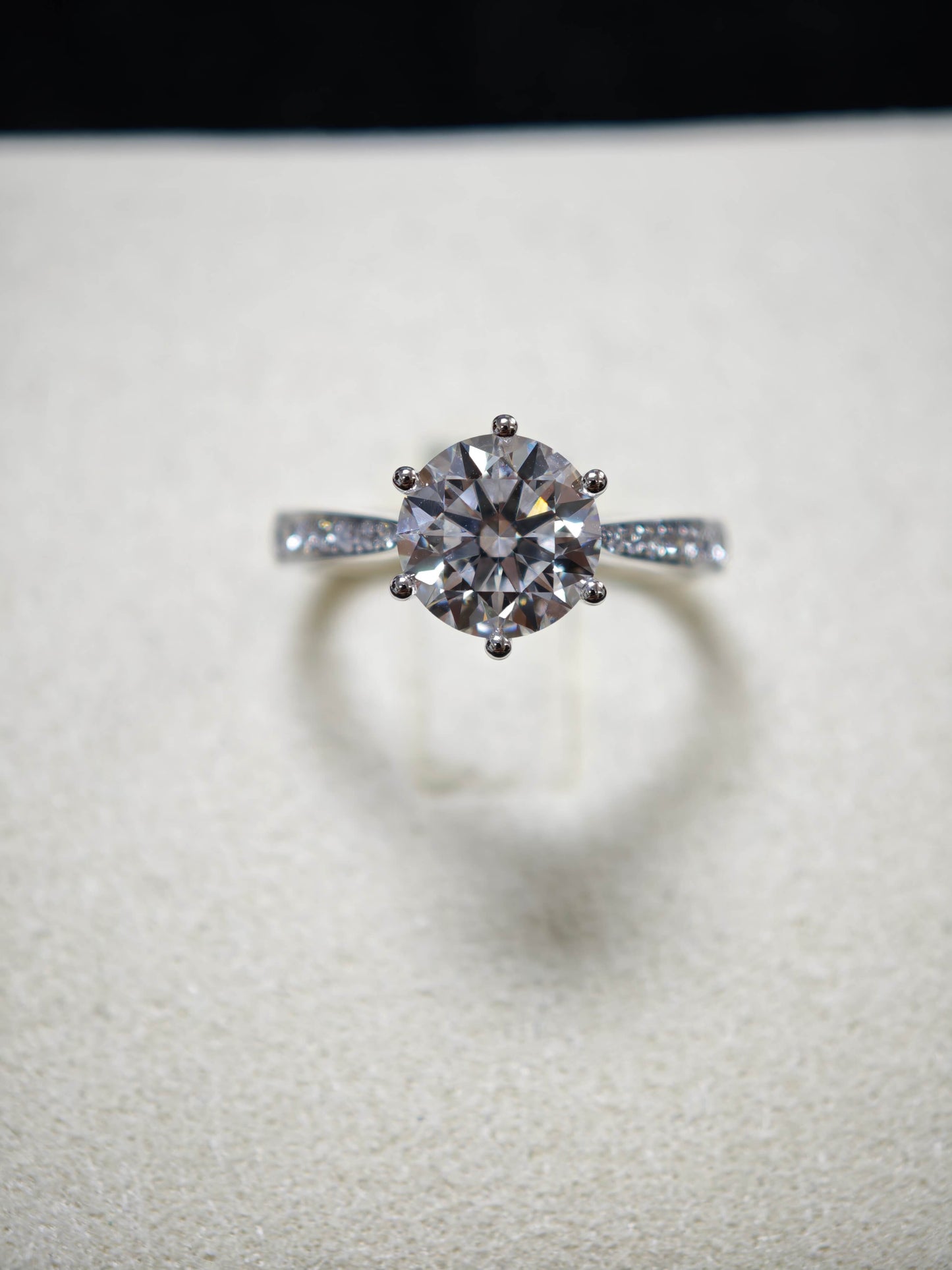 2ct E VVS2 Lab Diamond Solitaire Ring 14K Gold, Side Stones, IGI Certified ( RO 839 )