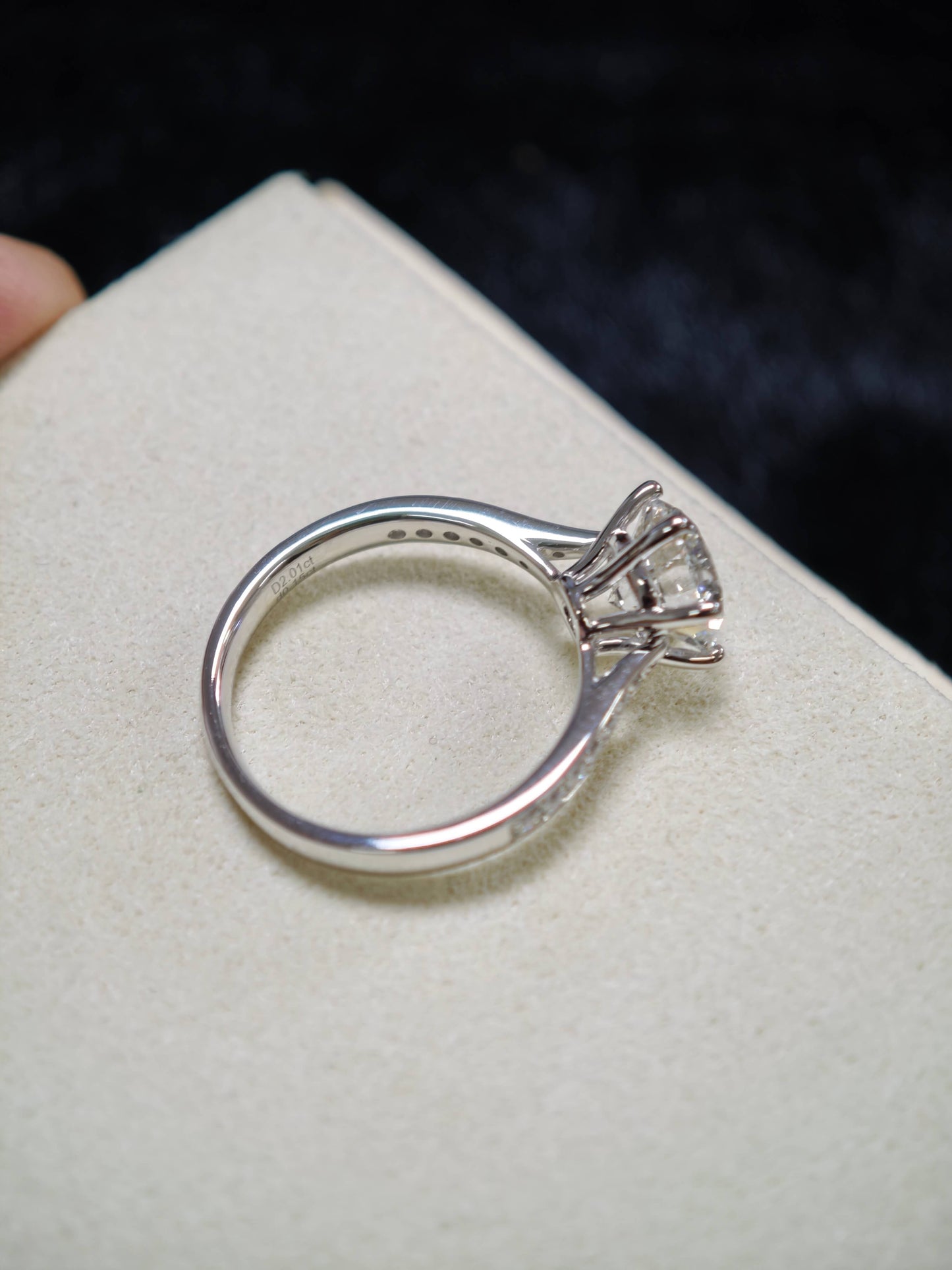 2ct E VVS2 Lab Diamond Solitaire Ring 14K Gold, Side Stones, IGI Certified ( RO 839 )