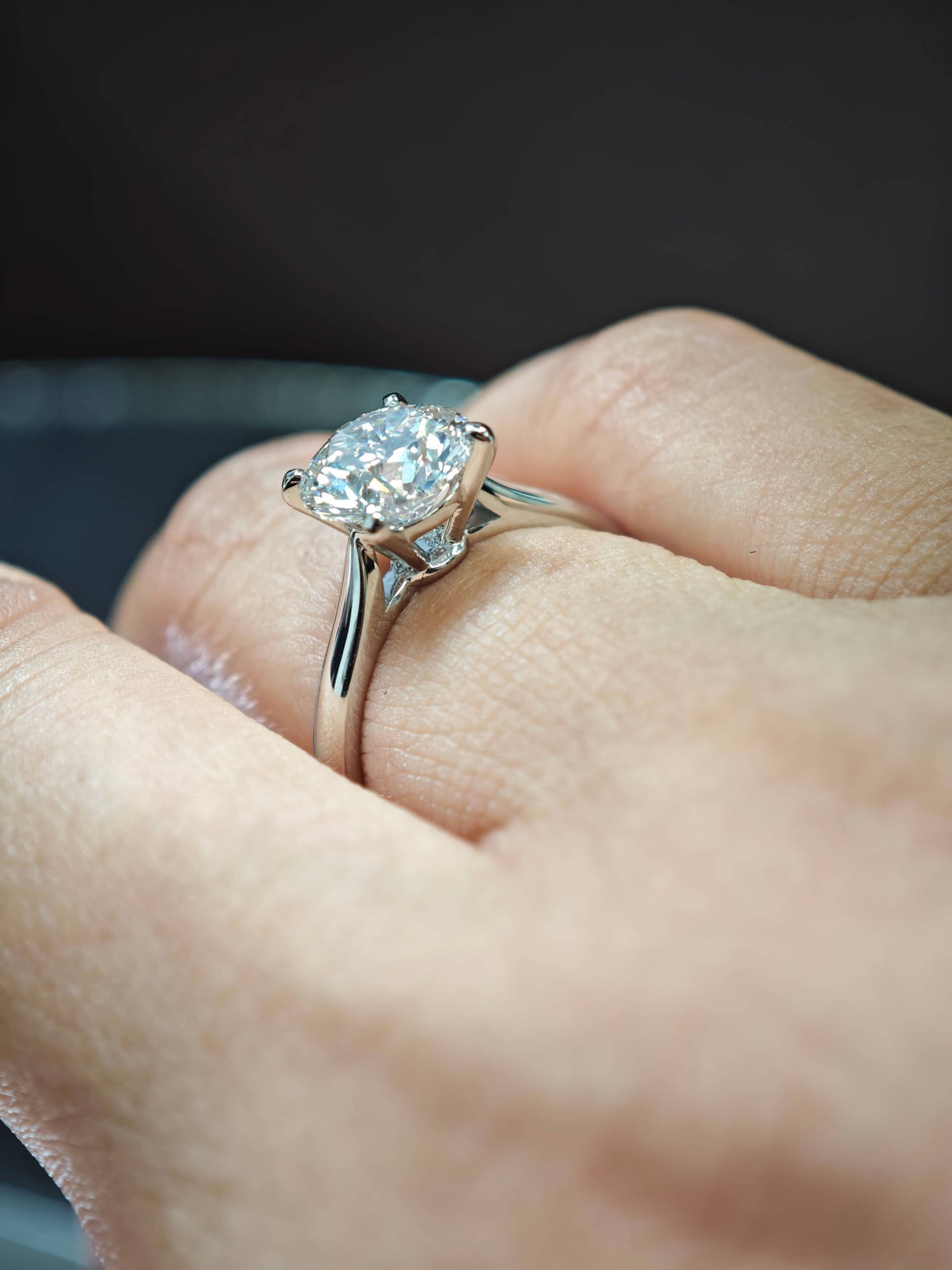 2ct D Color Round Brilliant Pt950 Solitaire Ring with Four-Prong Setting  ( RO 889 )