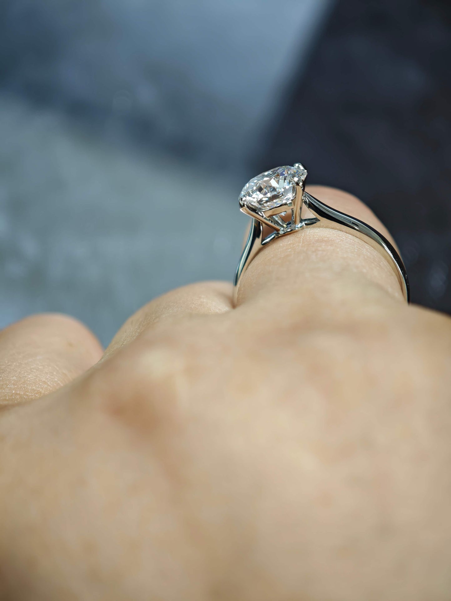 2ct D Color Round Brilliant Pt950 Solitaire Ring with Four-Prong Setting  ( RO 889 )