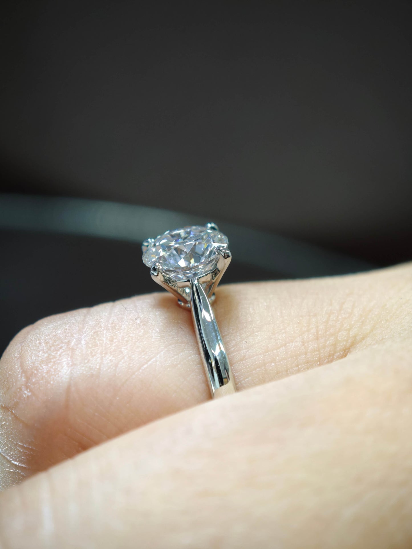 2ct D Color Round Brilliant Pt950 Solitaire Ring with Four-Prong Setting  ( RO 889 )