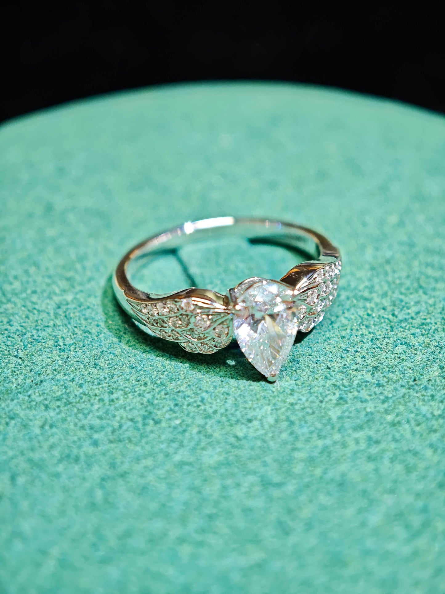 0.84CT Pear-Shaped Water Drop shape Diamond Wing Shank Engagement Ring in 14K Gold with 0.115TCW Side Stones (PEX 008)