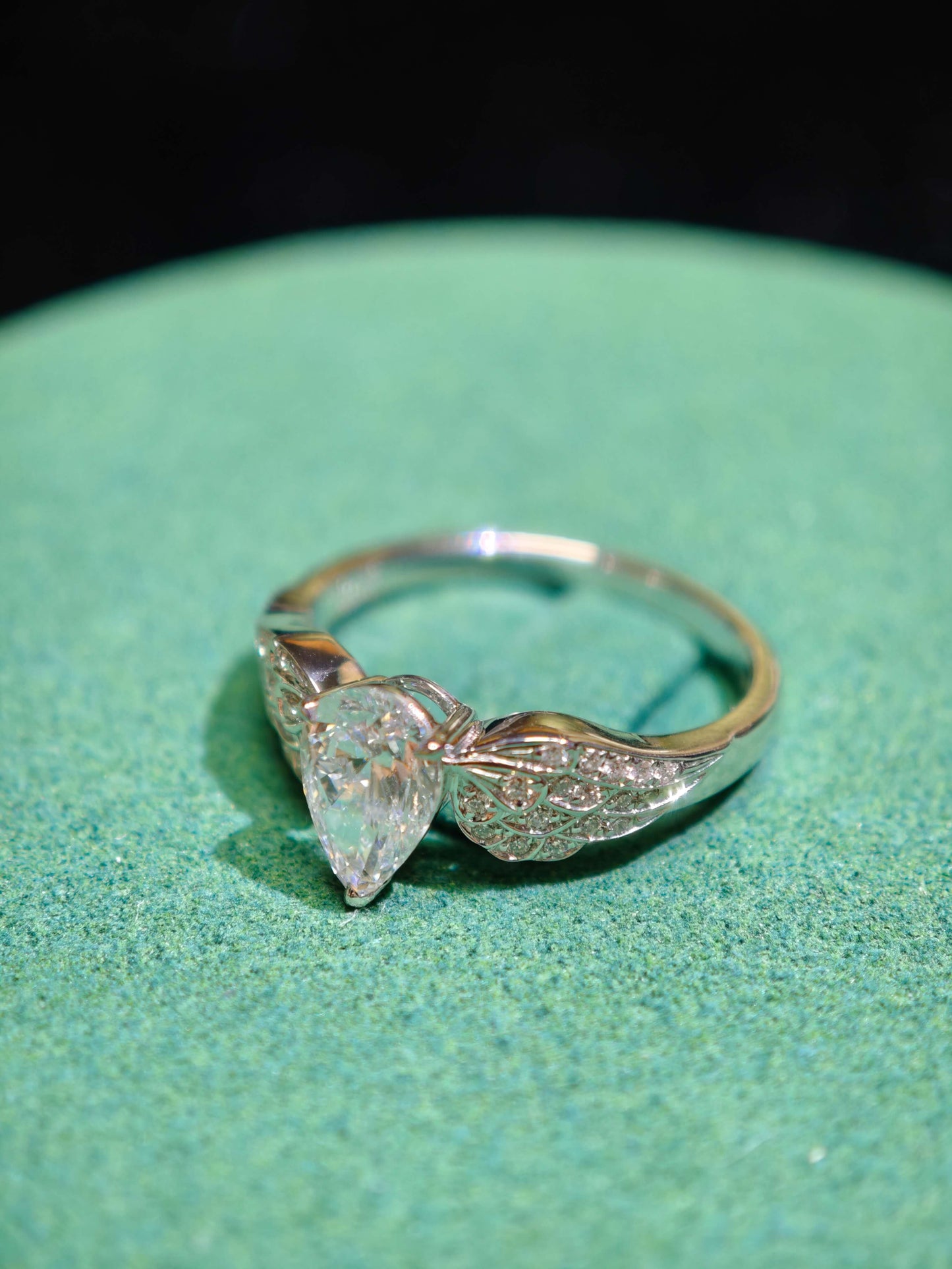 0.84CT Pear-Shaped Water Drop shape Diamond Wing Shank Engagement Ring in 14K Gold with 0.115TCW Side Stones (PEX 008)