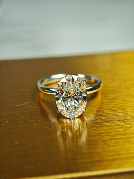 5CT Oval Lab-Grown Diamond Ring with Petal Setting in 18K Gold   (OVX 0011)