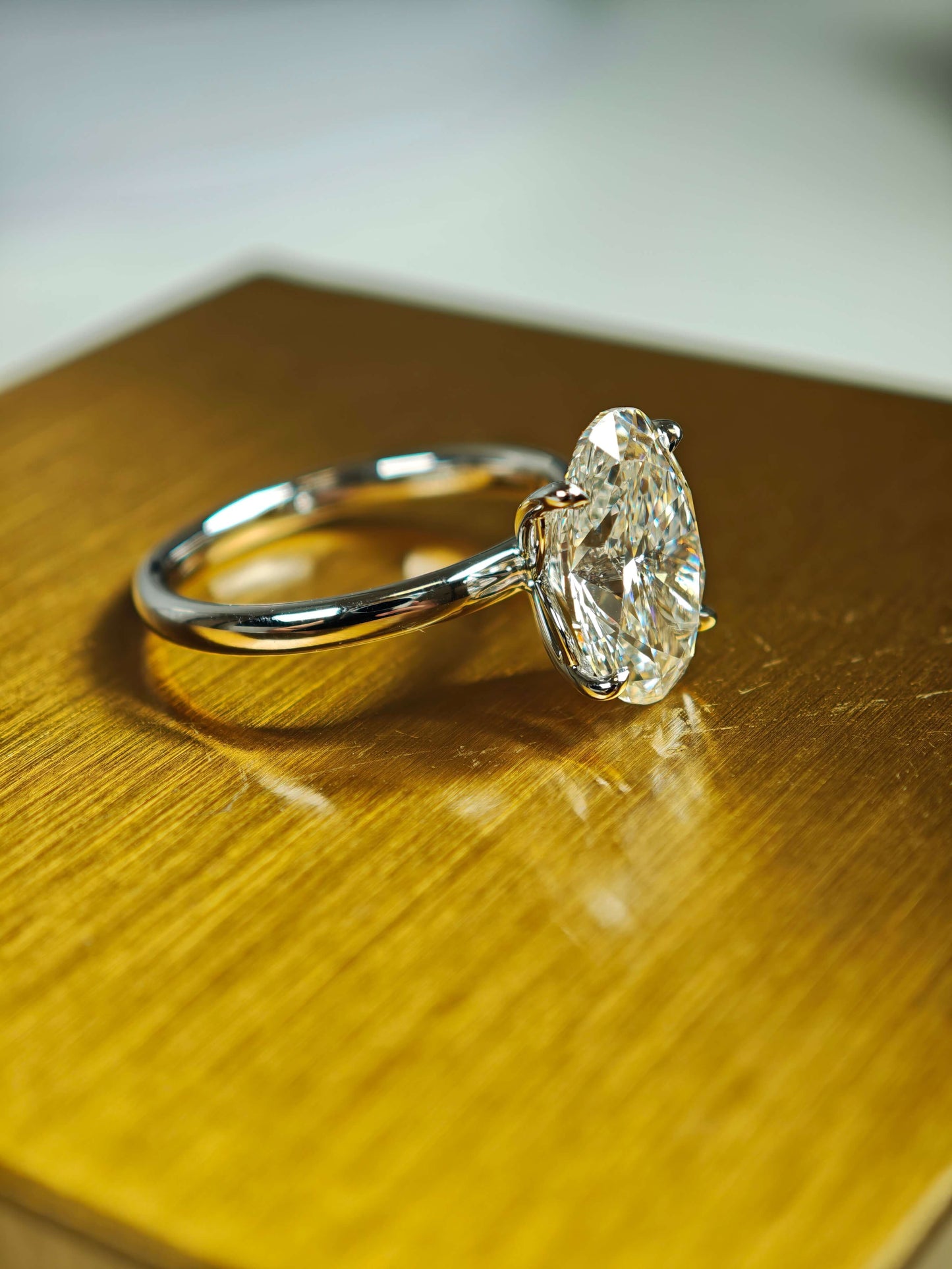 5CT Oval Lab-Grown Diamond Ring with Petal Setting in 18K Gold   (OVX 0011)
