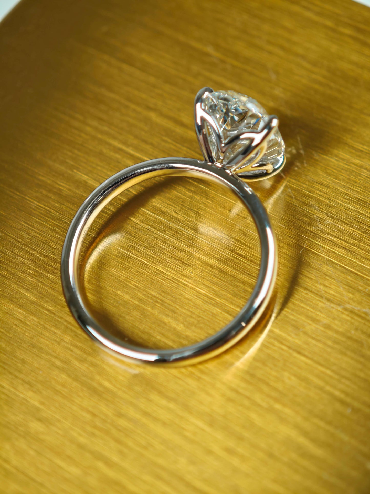 5CT Oval Lab-Grown Diamond Ring with Petal Setting in 18K Gold   (OVX 0011)