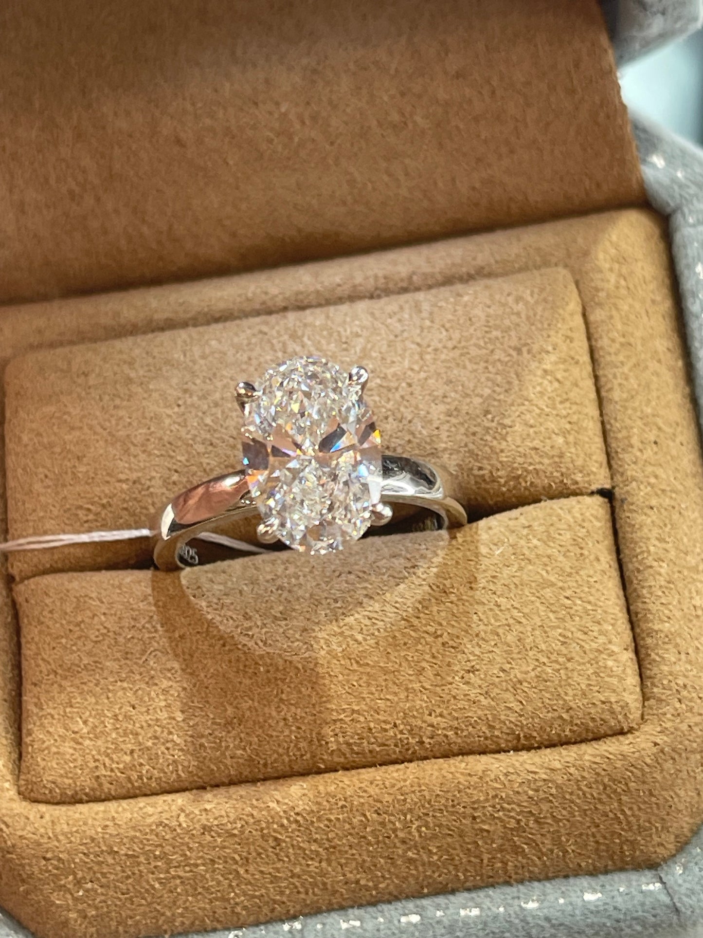 TIKTOK LIVESTREAM 14K yellow gold 3CT Ova E VS l Lab-Grown Diamond Ring with IGI certificate