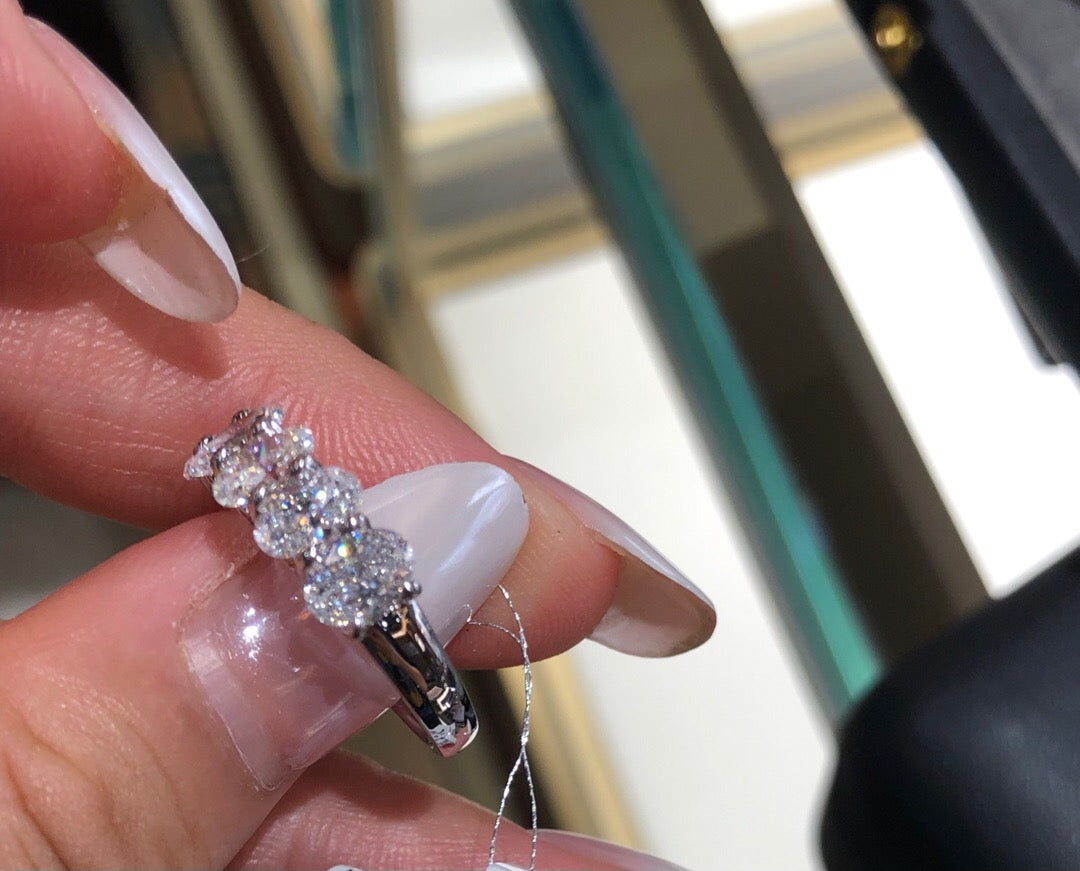 don Tiktok Livestream solid 14k white gold Band with 5pcs each piece 0.3ct oval ,total 1.5ct size 6.5