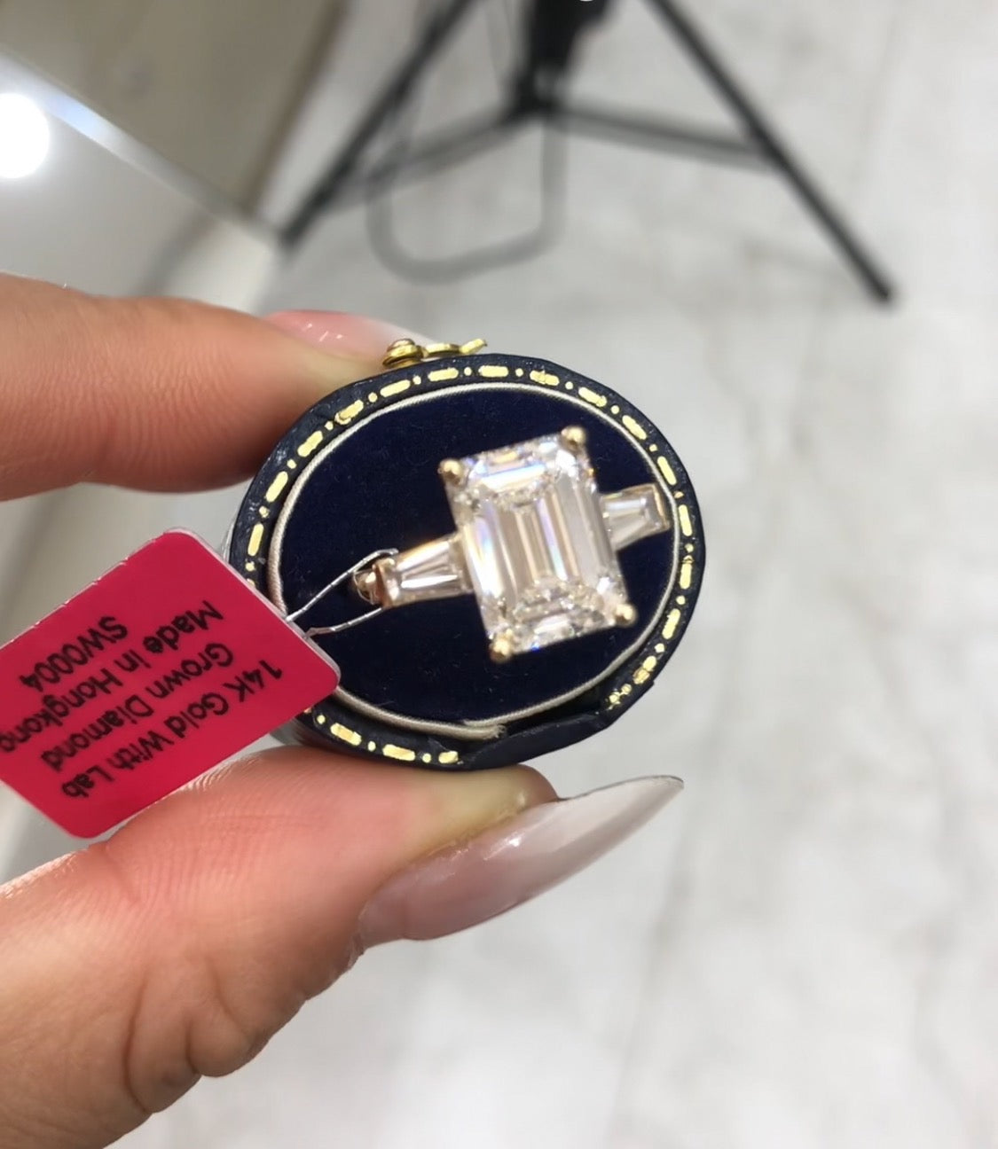 AUD TIKTOK LIVESTREAli  2-1 link 14K white gold 5ct Emerald cut E VS With IGI certificate with a matching baguettes band  size 8