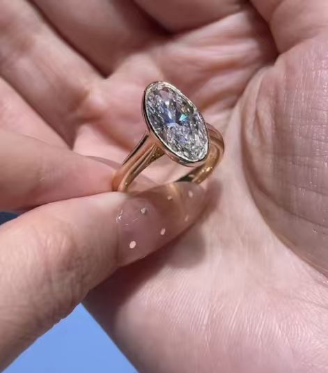 SIN TIKTOK LIVESTREAM 14K yellow gold 3CARATS Moval D color VVS2 with IGI certificate size 9