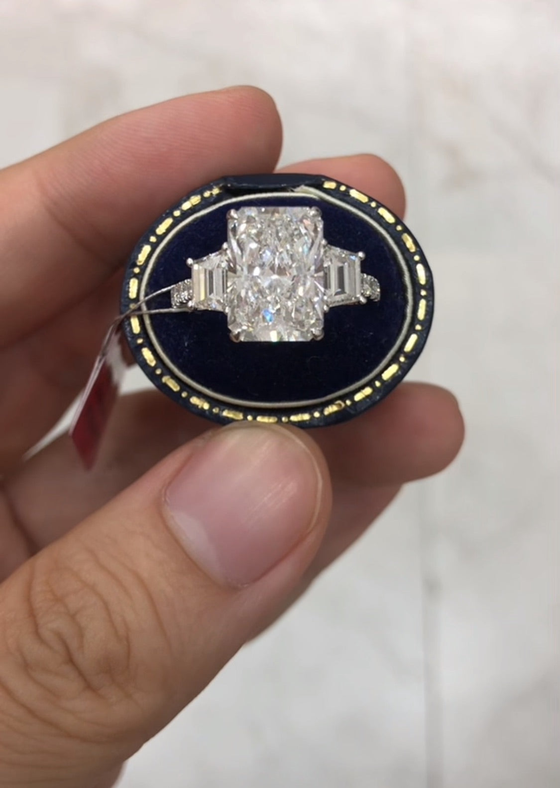 LA  TIKTOK LIVESTREAM 14K white  gold 5ct radiant E VS1 ring lab grown diamond with IGI Certificate with trapzoid size 6