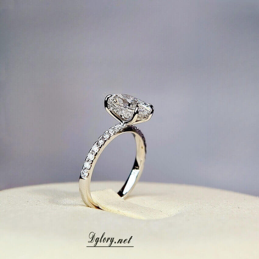 Lab Grown Diamond Ring,14K 2.2 CT, E VVS2, Lab Oval，Lab Created Diamond Engagement Ring, IGI Certified, Engagement Ring, Peved , Hidden Halo (ST 0007)
