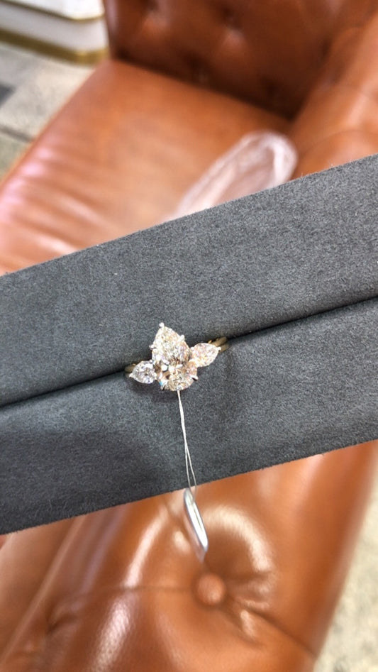 TIKTOK LIVESTREAM solid 18K yellow gold 2ct 3-stone pear ring side pears 0.7tcw cut size 6