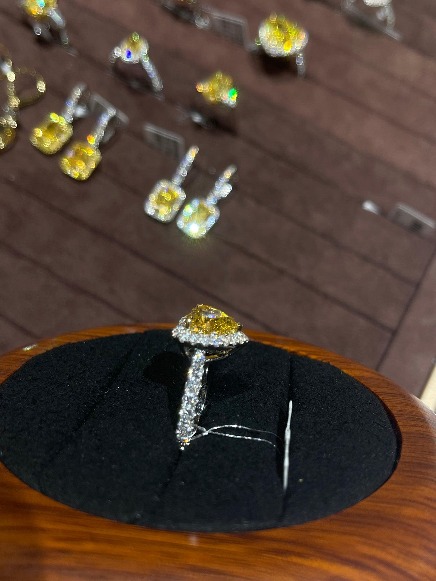 MAR link 2-1 TIKTOK LIVESTREAM18K Gold Halo 4.16ct Heart Shape cutting Lab yellow Diamond Engagement Ring fancy vivid yellow VS1
