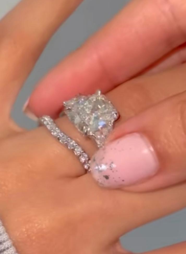 JAL Deposit link TIKTOK LIVESTREAM Ring set Solid 18K Yellow gold ,Center 5CT, E VS1, Lab Radiant Cut, 1 Lab Caddilac cut Either Side totally 7ctw + a solid 18K curved band