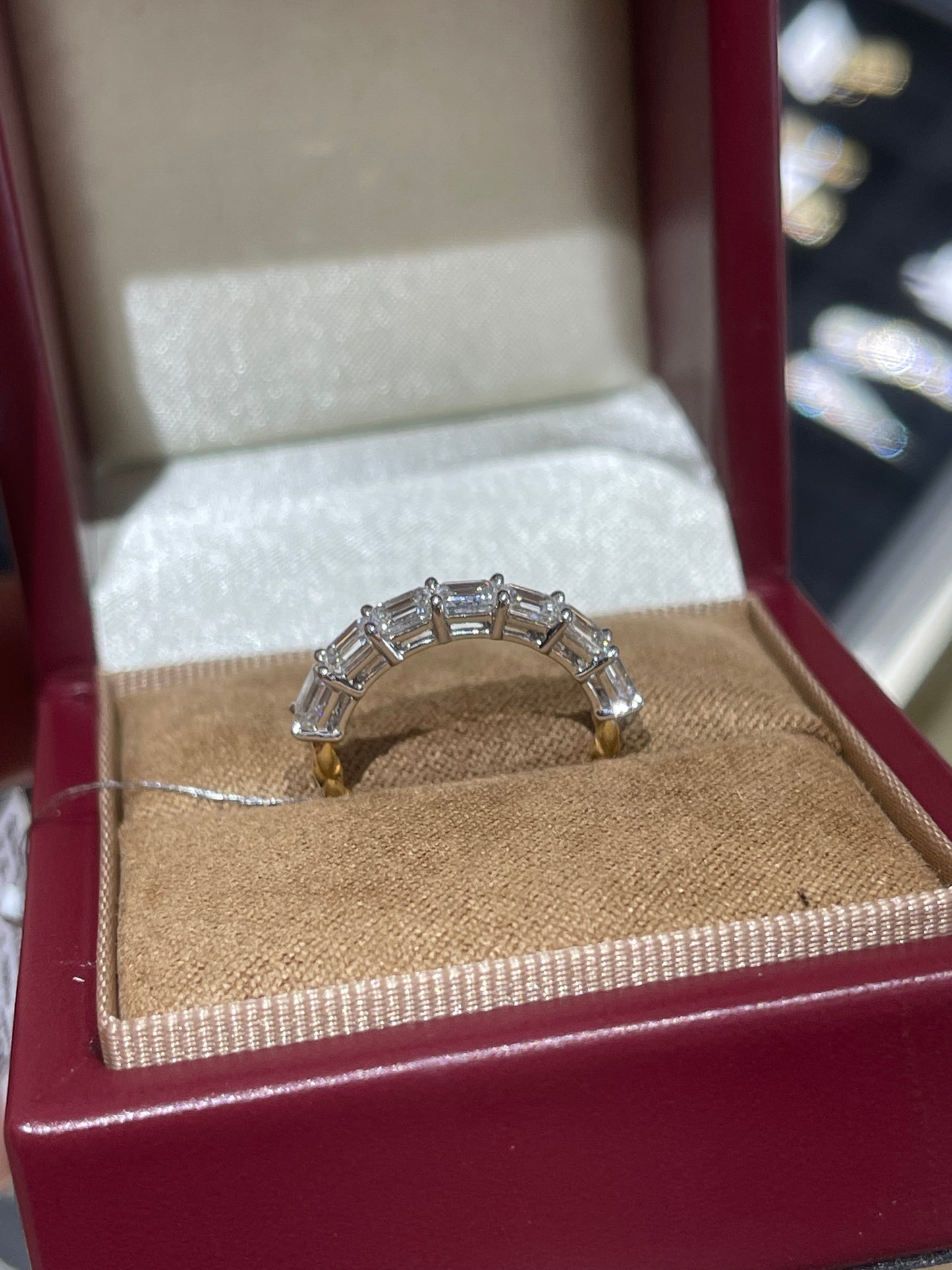Bri TIKTOK LIVESTREAM Rosie 18K gold plain band not rope band east west baguette band lab diamond size 6.5