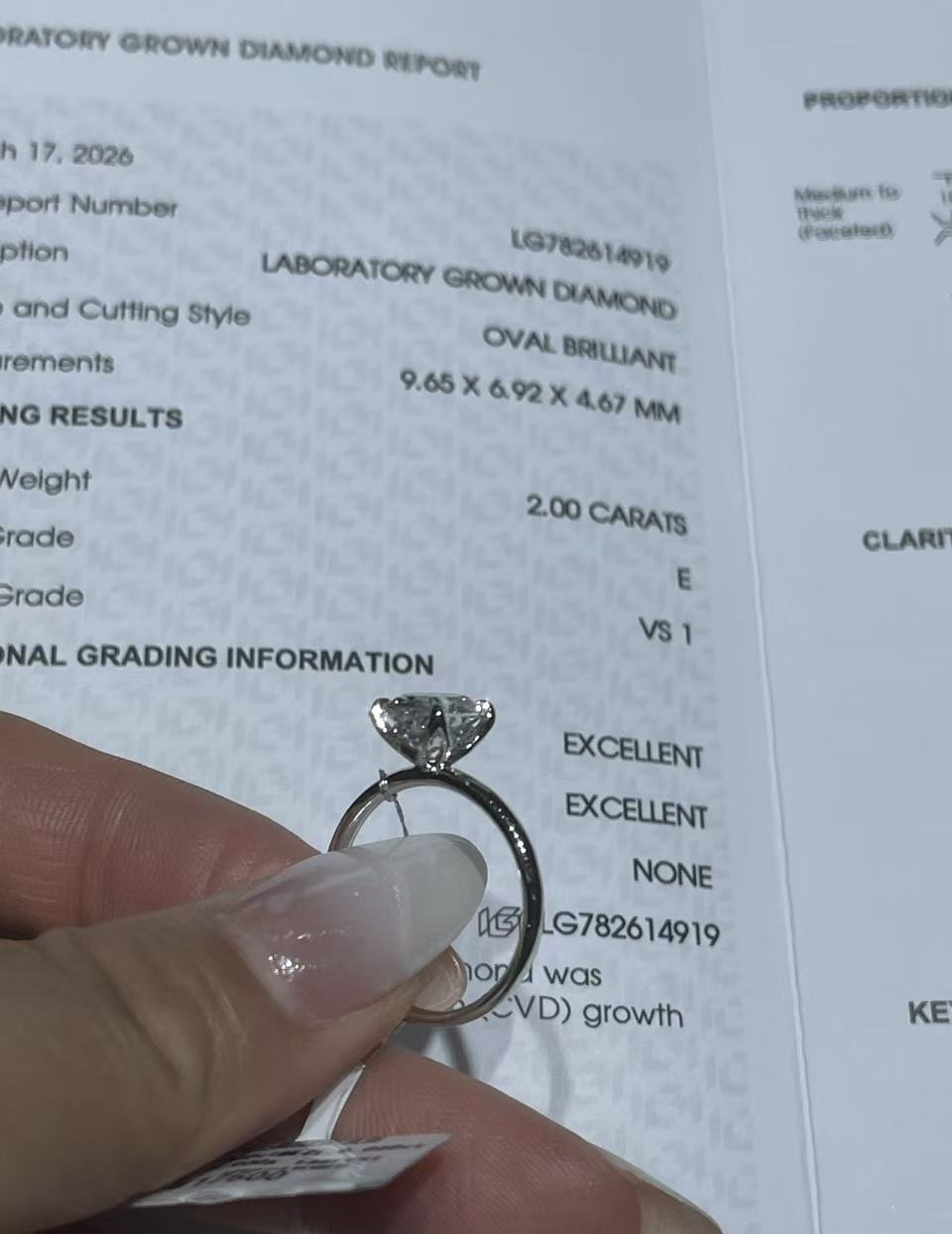 Mia TIKTOK LIVESTREAM 2 CARATS Oval E color VS1  Petal tulip setting Lab Grown Diamond platinum size7