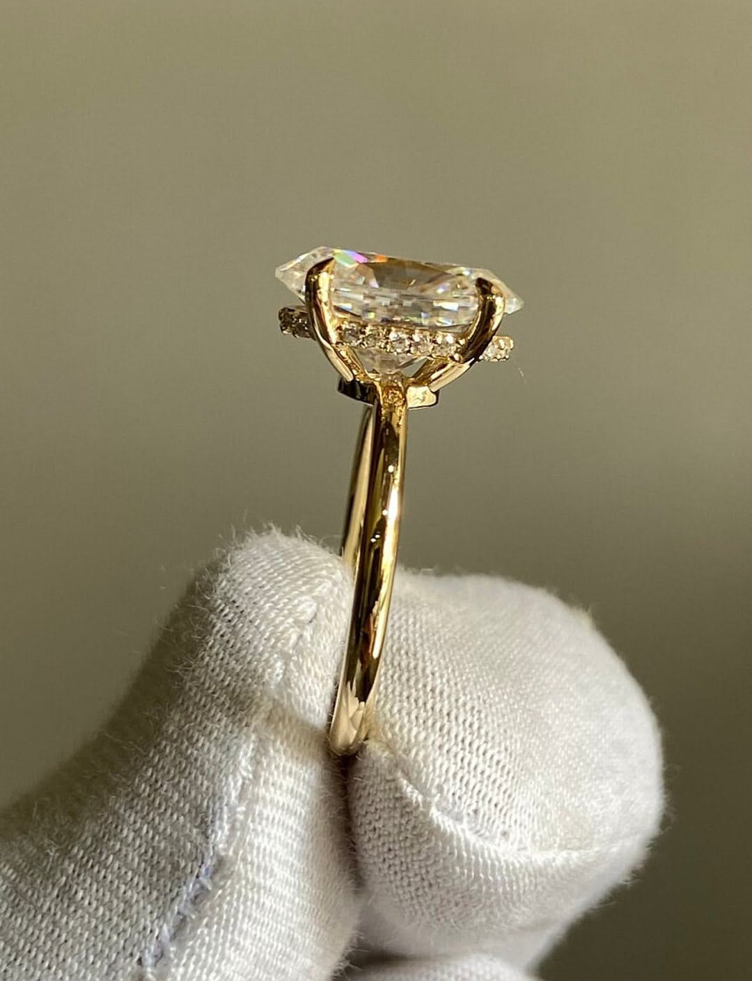 SUM TIKTOK LIVESTREAM 2-1 DEPOSIT link 14K yellow gold 6CARATS Moval E color VS1 with IGI certificate size 5.5