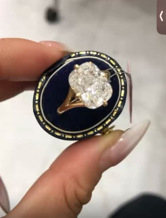 BRE TIKTOK LIVESTREAM 2-2 LINK , 14K white Gold o 4.5 CT,E VS1, elongated cushion Cut Lab Diamond Engagement Ring,IGI Certified, euro shank , with a V shape euro shank band size 4.5 (Copy)