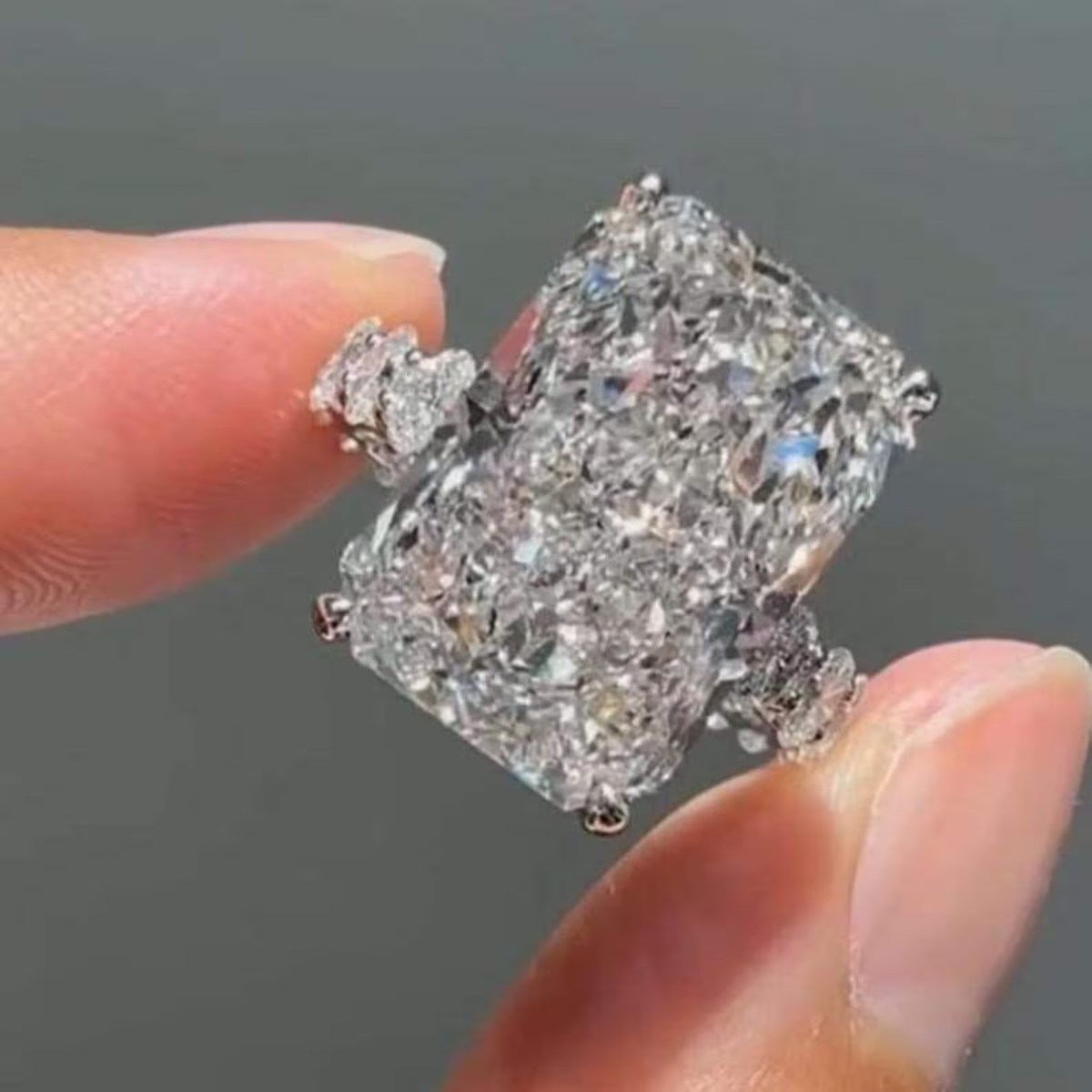 SUM TIKTOK LIVESTREAM deposit LINK , solid 14K white Gold hidden halo 10CT,E VVS2, Radiant Cut Lab Diamond ring IGI Certified with oval paved band D VVS, size 7/7.5