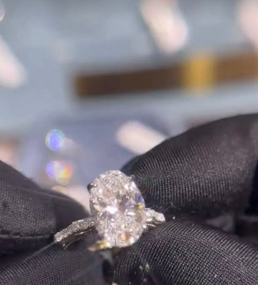 Na TIKTOK LIVESTREAM Moval cut 18k yellow gold  4ct lab oval dimaond side stones 0.385tcw with IGI certificate size 8 E VS
