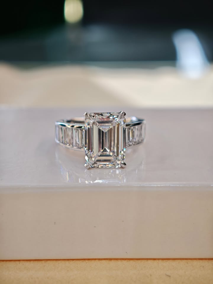 AUS Rhond deposit link  14K white gold 5ct Emerald cut E VS1 gold channels setting baguettes lab diamond ring size P 1/2
