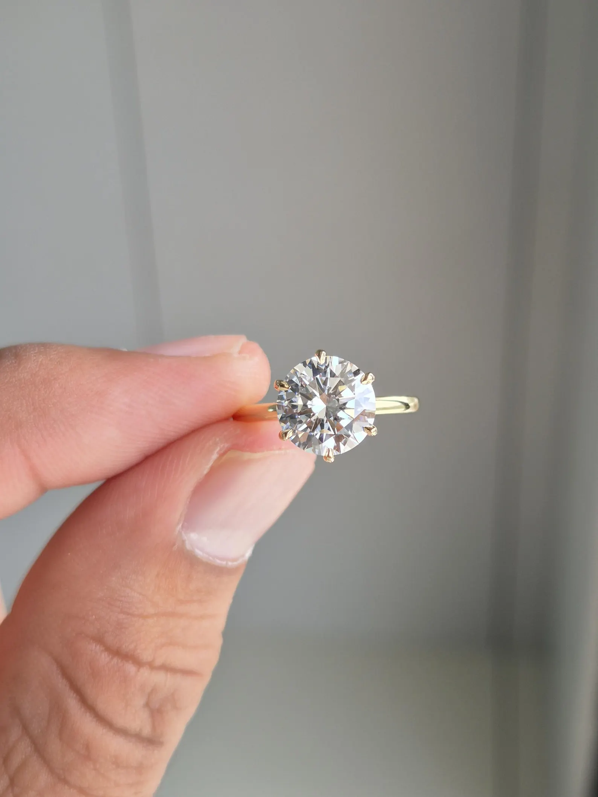 RO TIKTOK LIVESTREAM 2-2 LINK solid 14K yellow gold lab grown diamond 4ct Round brilliant cut E VS1 with IGI certificate 6-prong with 3-row paved matching band yellow gold  size 7.5