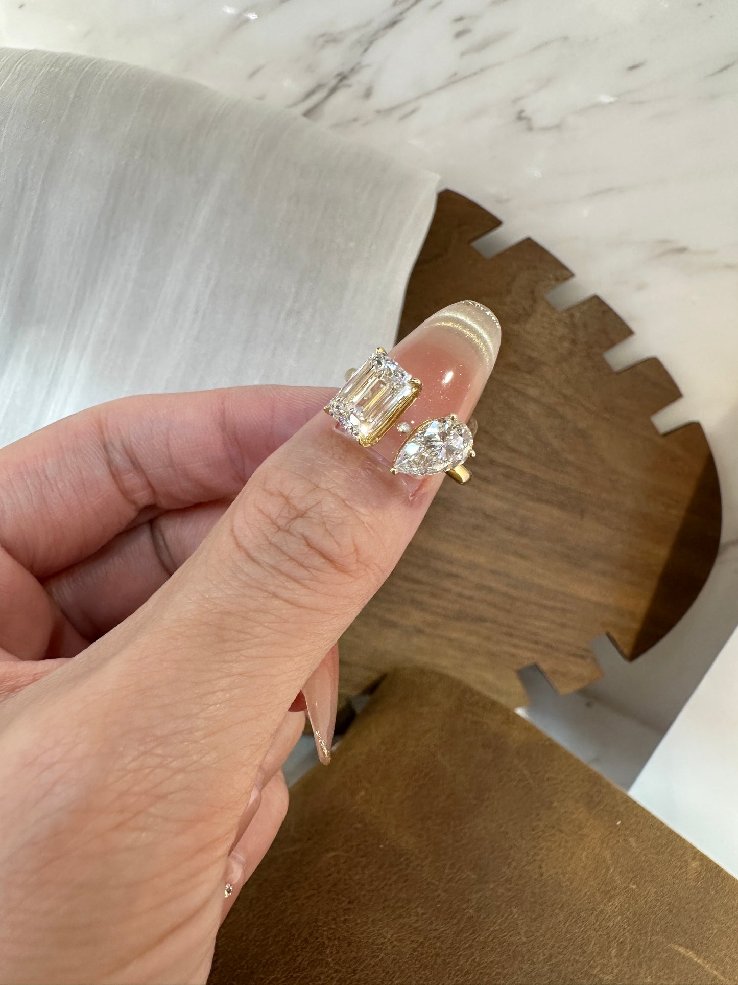 lya TIKTOK LIVESTREAM AUSTRALIA 18K white gold (not yellow) Gold toi et moi 3ct tcw  Lab  EF VS IGI certificate (Australia size J = US size 4.75)