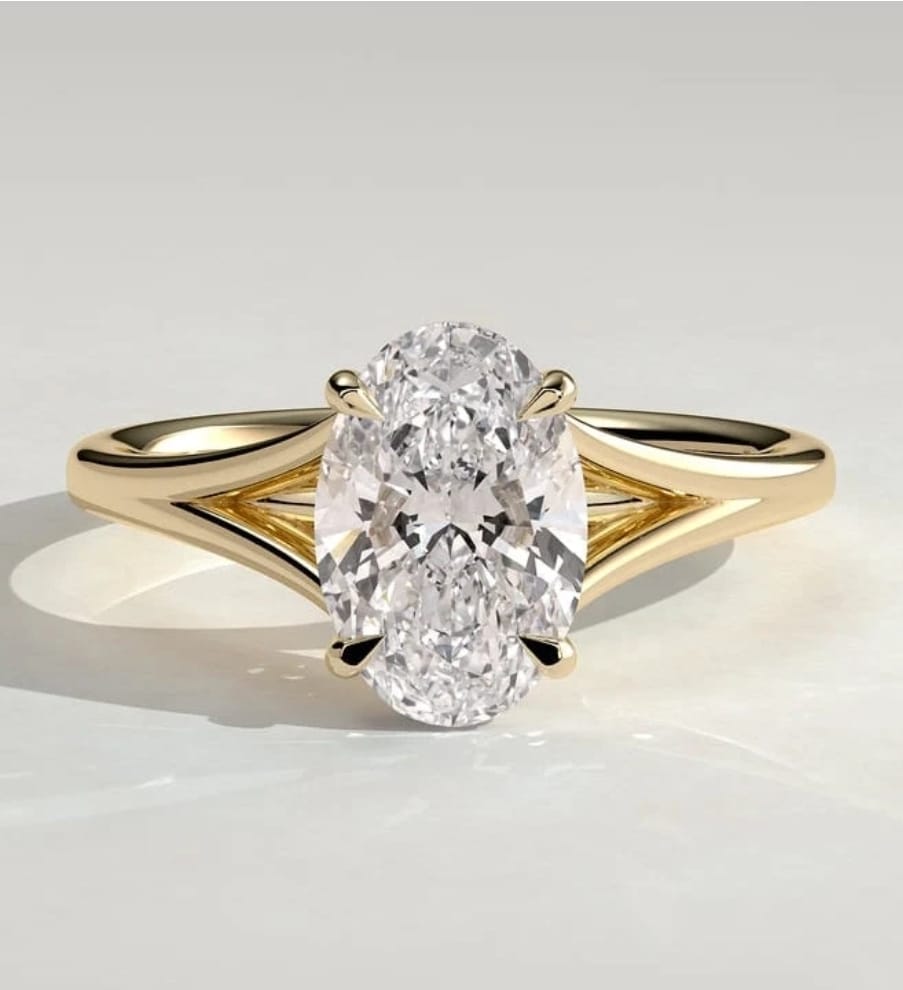 CA TIKTOK LIVESTREAM, solid 14K yellow Gold 3 CT,E VS1, oval  Cut E VS1  Lab Diamond Engagement Ring, IGI Certified,corner seting split shank with a V shape matching band  size 6.5