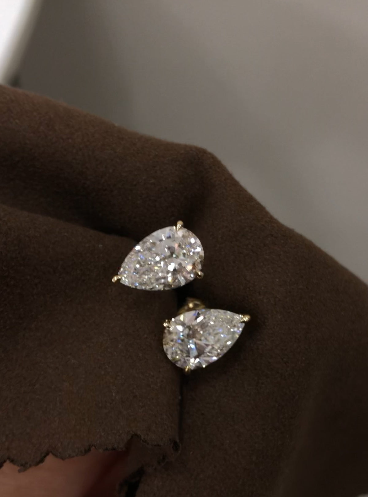 Lit TIKTIOK LIVESTREAM  earrings pear shape 4.0tcw(2.0ct each piece ) EF VS earrings studs lab diamond igi certificate