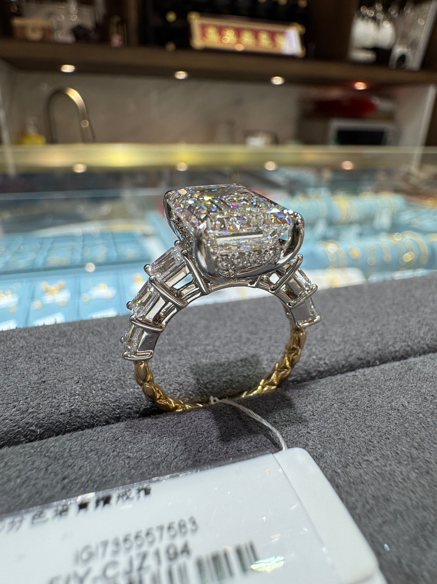 bec360 2-2 link TIKTOK LIVESTREAM 18K all white gold(not 2-tone ) 5ct emerald cut with regular paved band emerald paved side stones with IGI certificate size E VS size9
