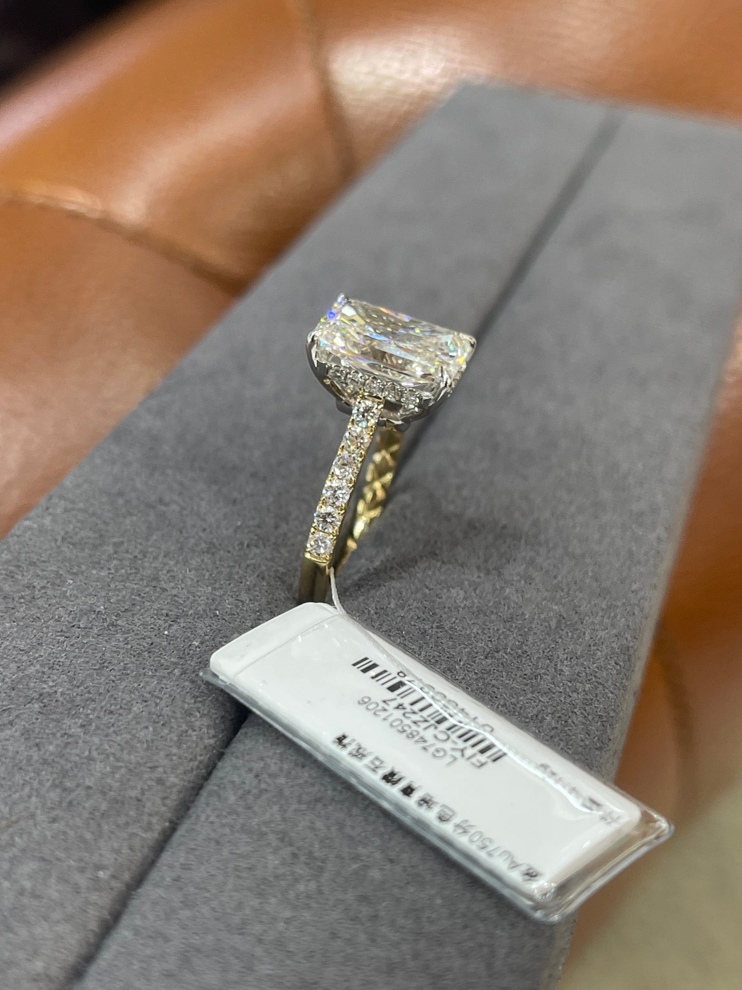 TIKTOK LIVESTREAM 14k all white gold 4ct  Hidden halo as picture E VSClarity size 6
