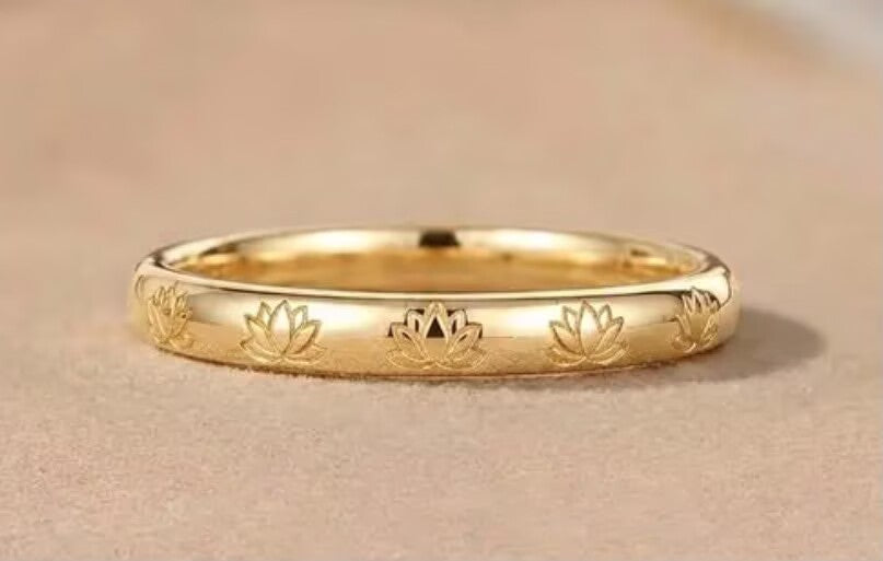 AN TIKTOK LIVESTREAM 2-2 3 rings one 18K Yellow gold Bride: 1. Marquise eternity band +one Lotus wedding band+Groom Lotus wedding band (Copy)