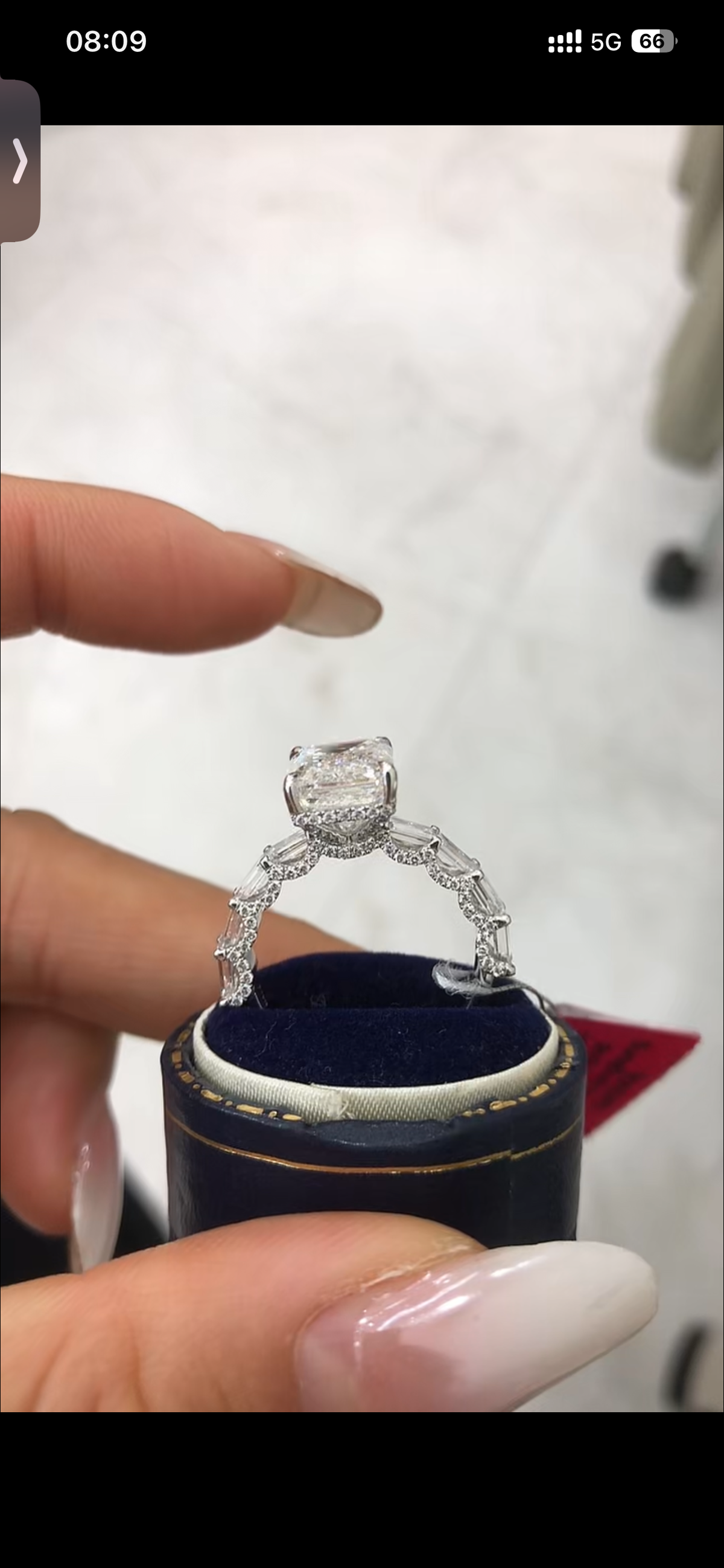 SHA TIKTIOK LIVESTREAM 14K white gold ring  center emerald 5ct.side baguettes 2cw, size 7