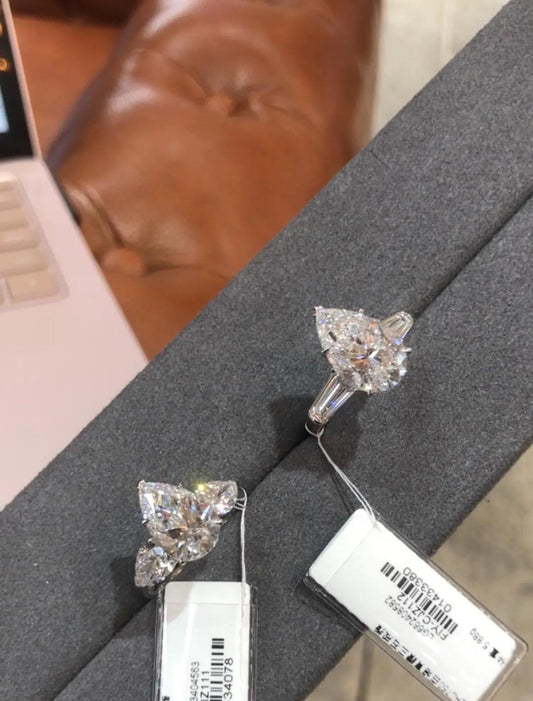 TIKTOK LIVESTREAM solid 18K yellow gold 3ct 3stone pear ring with the tulip band and hidden rubies, as pic  (not 2-tone)ture