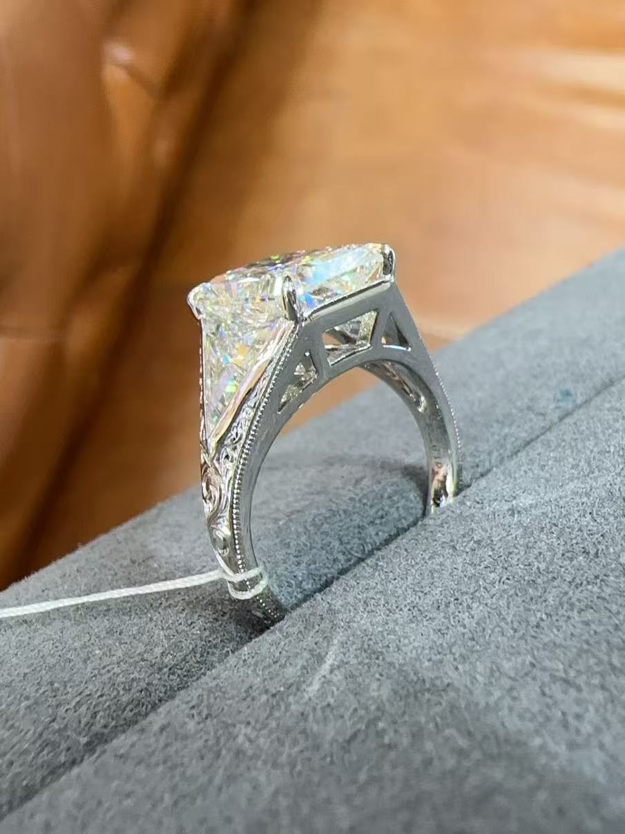 K link 2-1  TIKTOK LIVESTREAM 18K white gold 5ct E VS1  central and side triangles each side 1.9 tcw