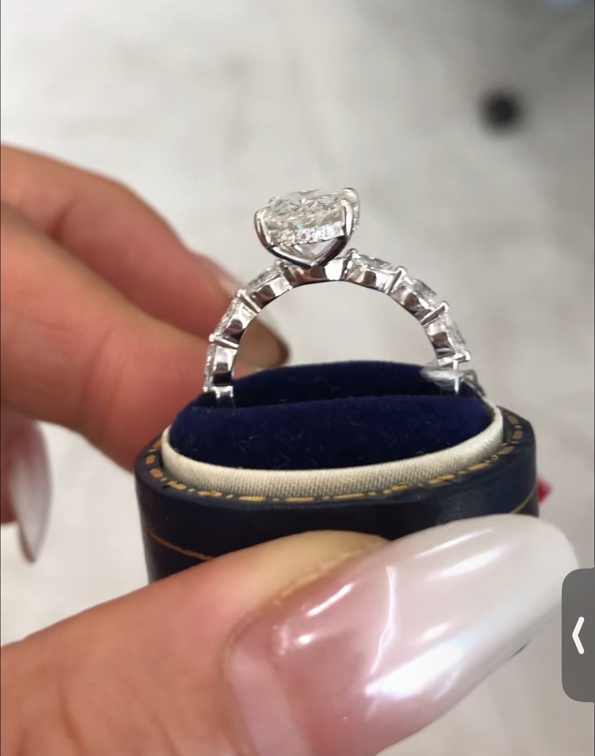 RI TIKTIOK LIVESTREAM 2-1 link solid 14k white gold 3ct oval cut ,D color VVS1 Clarity with IGI certificate, bubble band total 3.7ctw, size 7