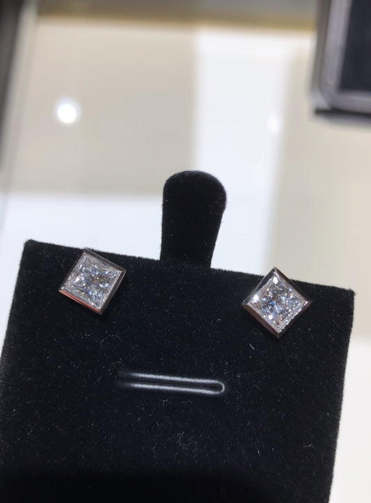 LOR TIKTOK LIVESTREAM Earring studs 18K 1.5ct totally White gol princess cut bezel setting