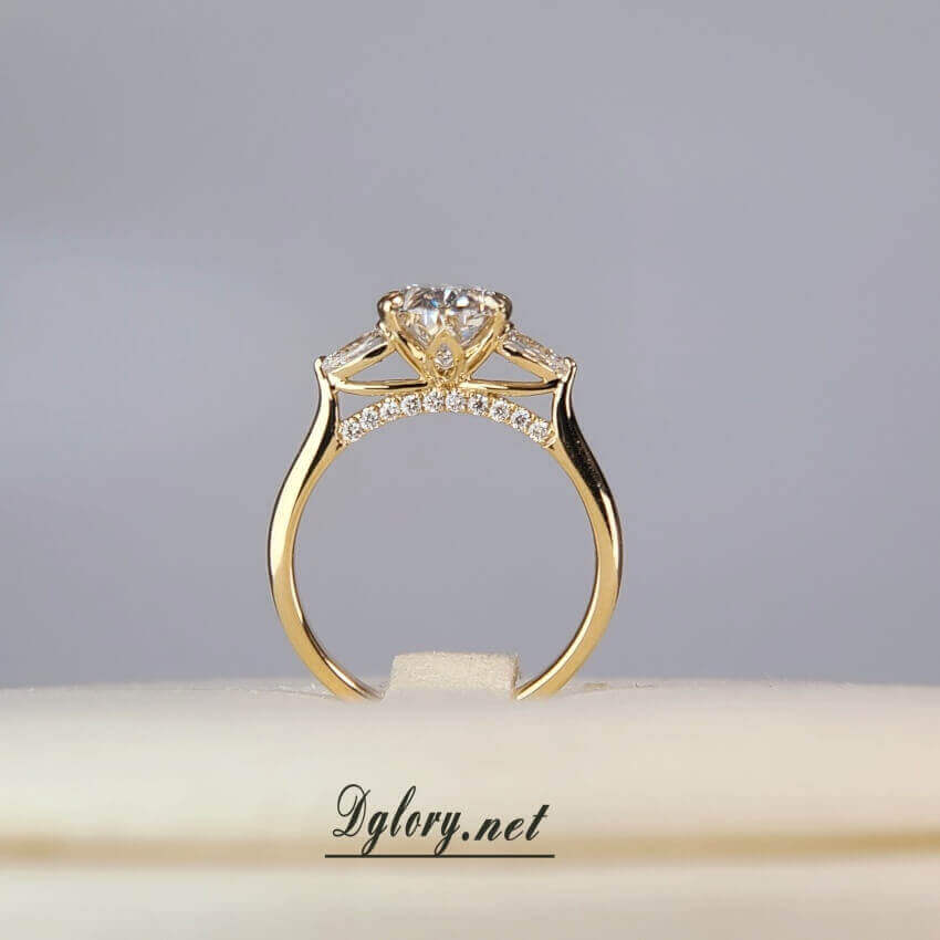 14K, 2 CT, EF VS1, Lab Oval Cut, IGI Certified, Lab Created Diamond Engagement Ring, Engagement , Side Lab Pear , Hidden Bridge，Double Claw  (ST 0017)