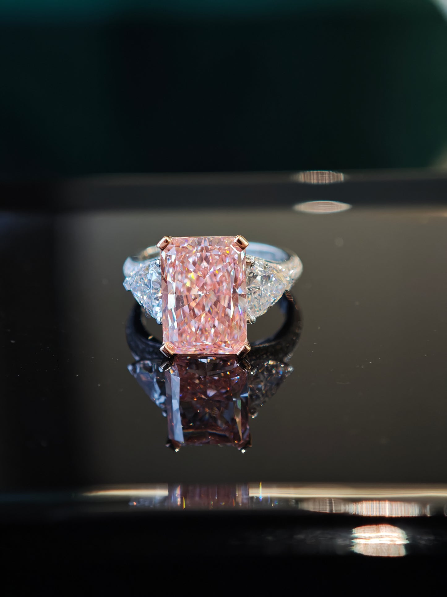 Mon TIKTOK LIVESTREAM 18K lab pink diamond 3.5 pink elongated cushion with side triangles same design as picture but different stone shape size7