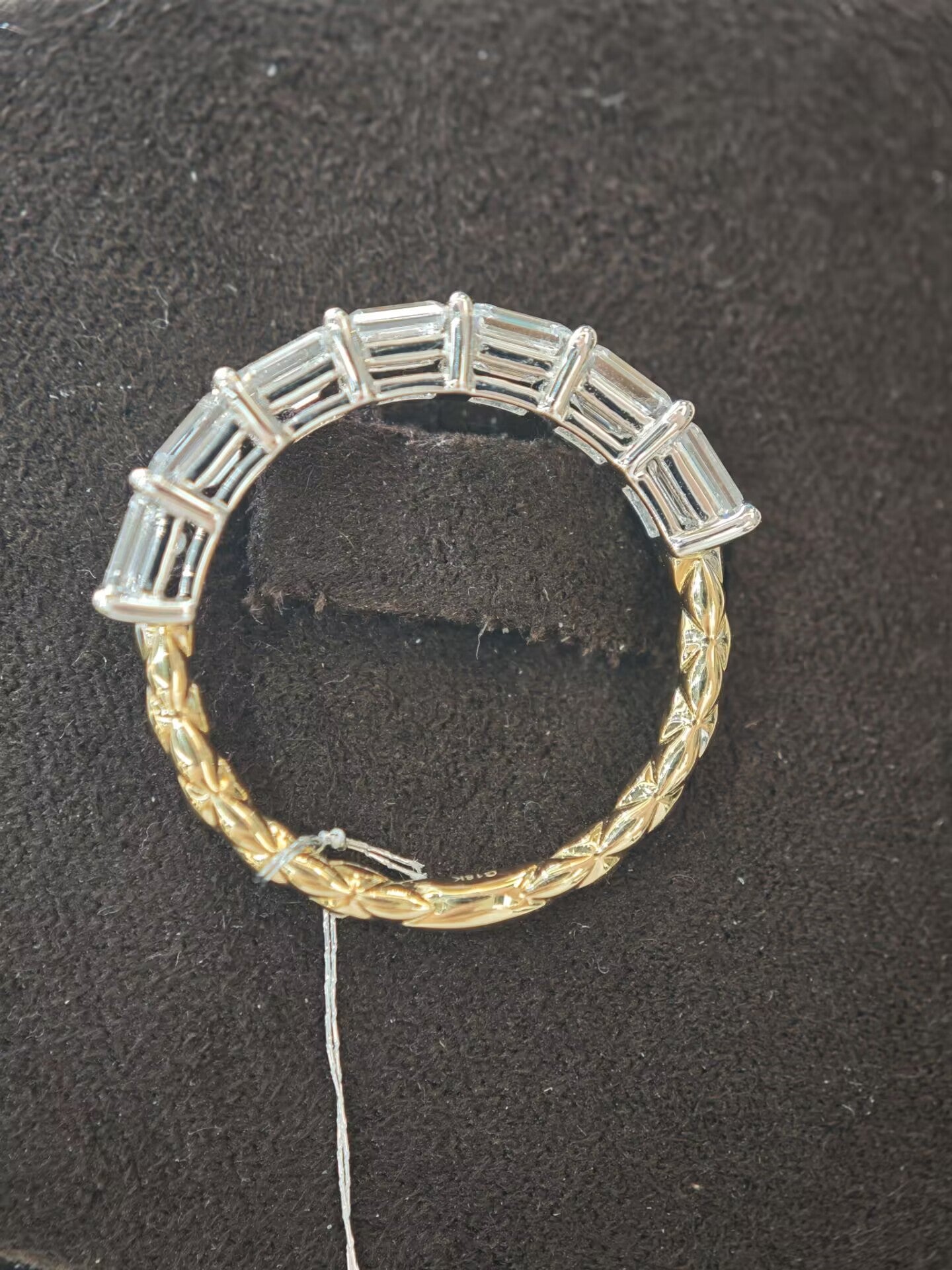 Clau TIKTIOK LIVESTREAM 18K 2-tone 2.5mm plain band width  half eternity band D VVS size 6