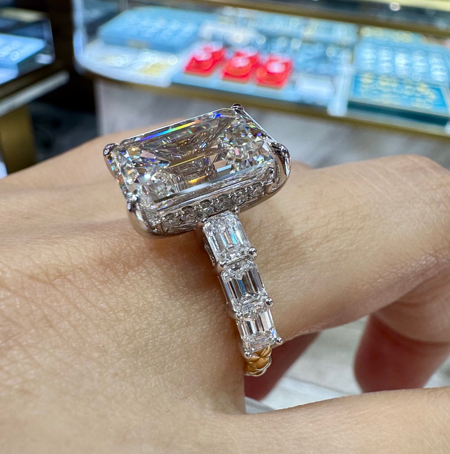 bec360 2-2 link TIKTOK LIVESTREAM 18K all white gold(not 2-tone ) 5ct emerald cut with regular paved band emerald paved side stones with IGI certificate size E VS size9